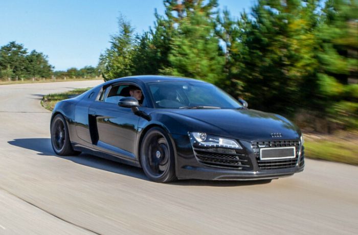 Audi r8 v8