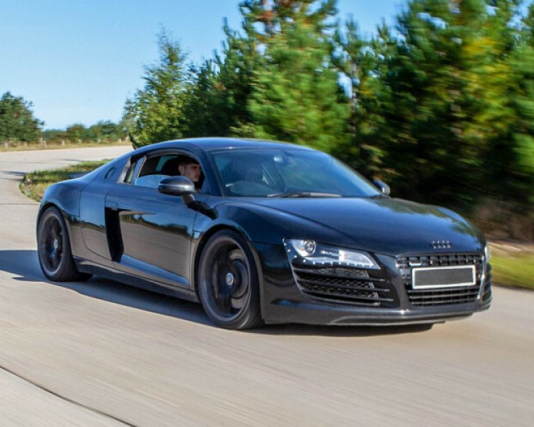 Audi r8 v8