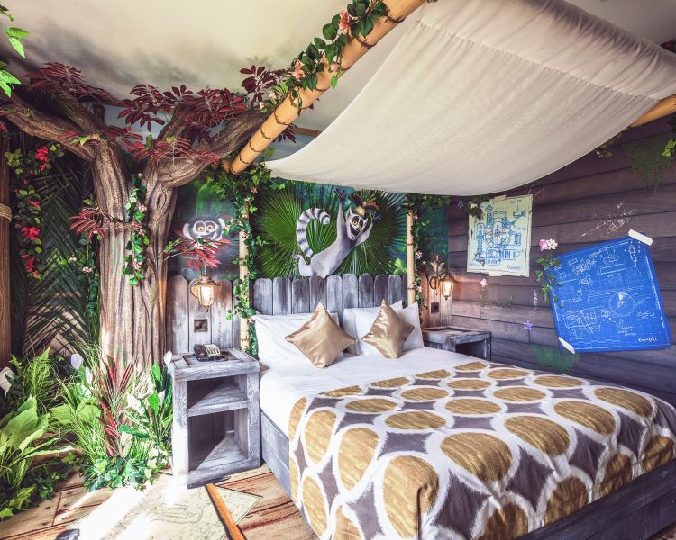 the penguin themed bedroom at the safari hotel at chessington world of adventures