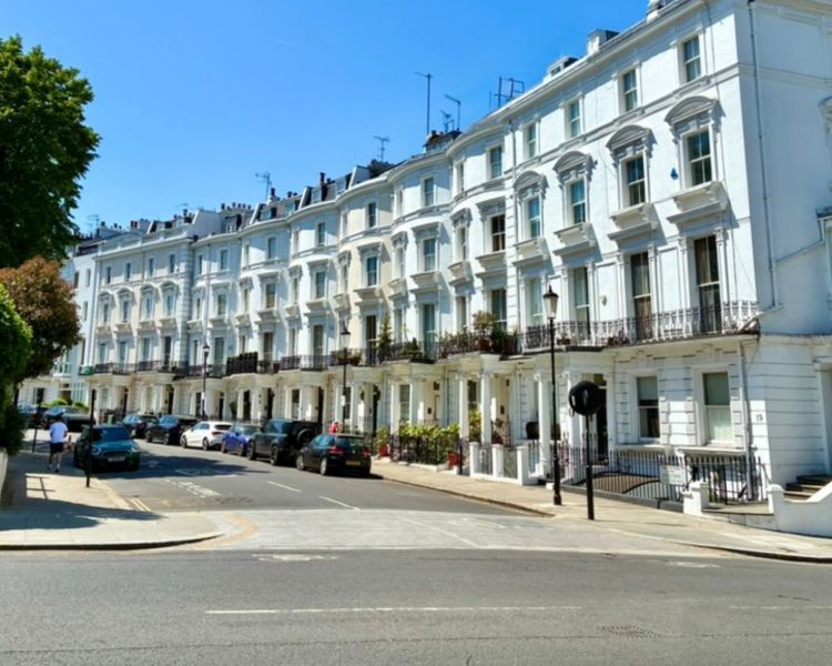 Row of terraced town houses in notting hill