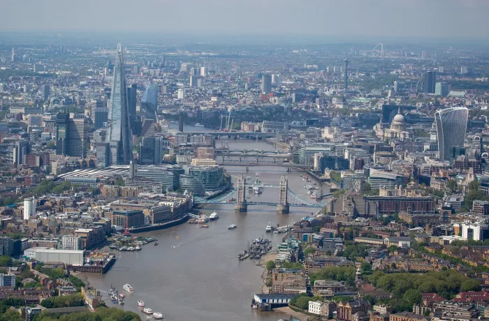 35 minute london sightseeing helicopter flight for two with champagne 22