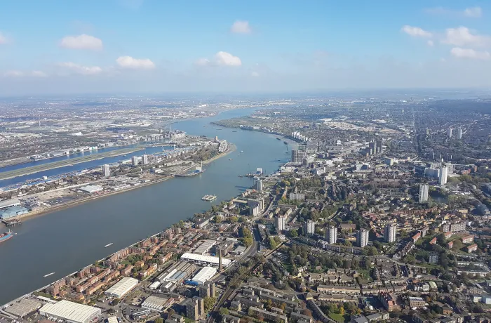 60 minute thames and medway helicopter flight experience