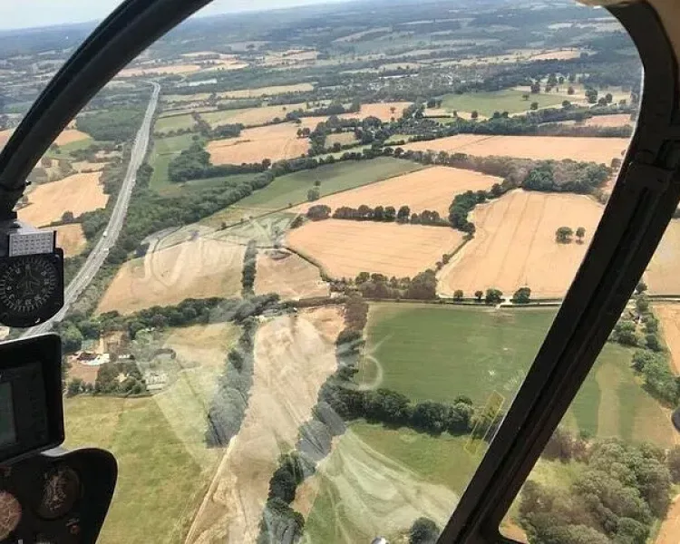 60 minute thames and medway helicopter flight experience 4