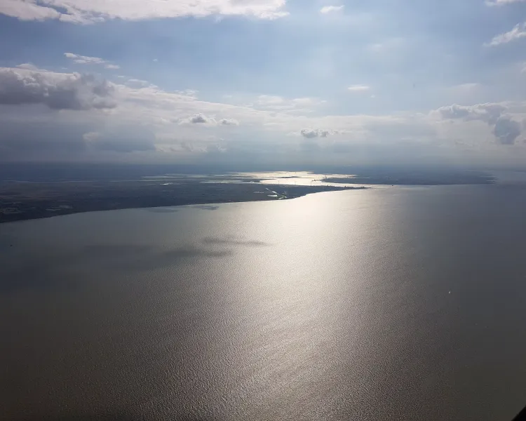 60 minute thames and medway helicopter flight experience 8