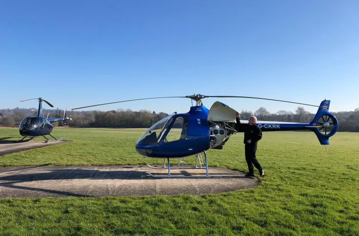 Helicopter flying lesson guimbal cabri g2 4