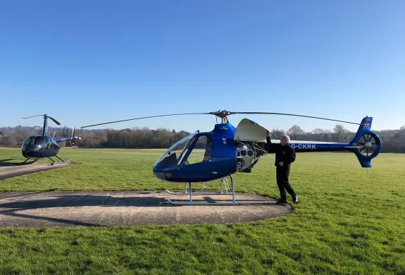 Helicopter flying lesson guimbal cabri g2 4