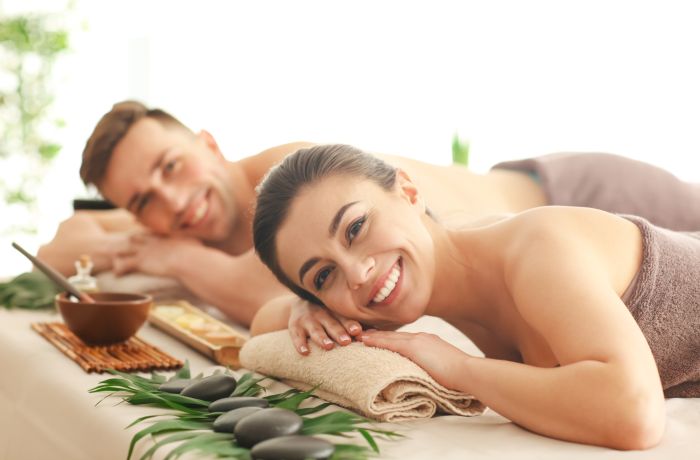 couples relaxing spa day treatment
