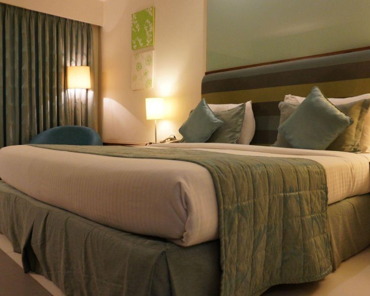Hotel...