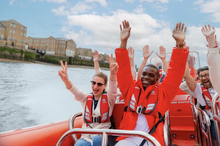 ultimate london adventure 50 minute thames rockets speedboat experience