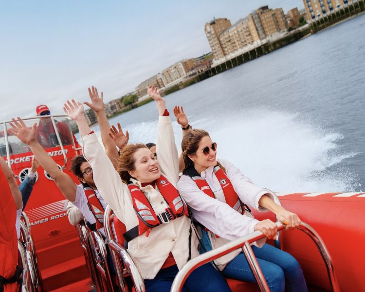 break the barrier 45 minute thames rockets speedboat experience