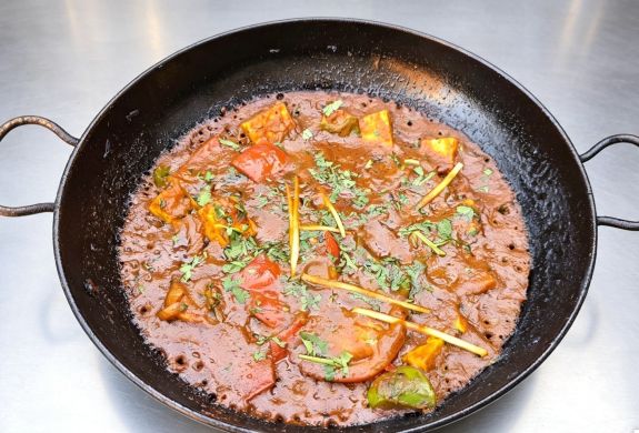 Balti cooked on indian food cooking class