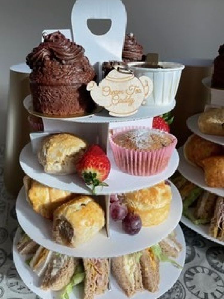 Afternoon tea on maid of the forth sightseeing cruise 3