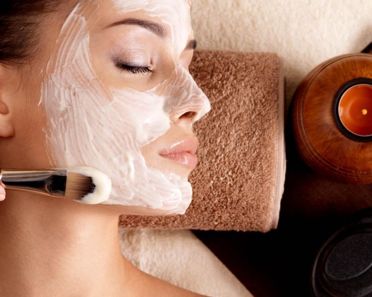 woman having facial on a bannatyne spa day