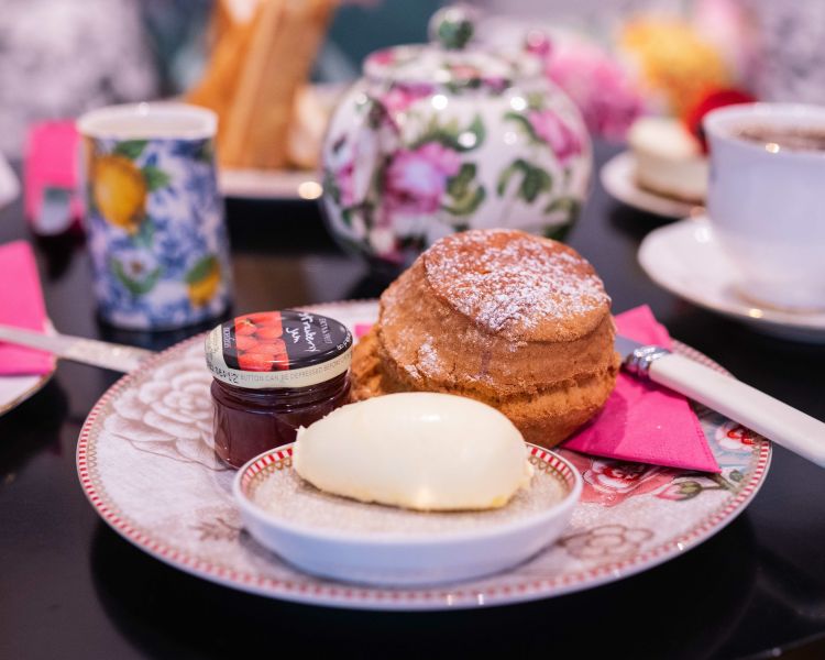bottomless afternoon tea at brigit's bakery in covent garden