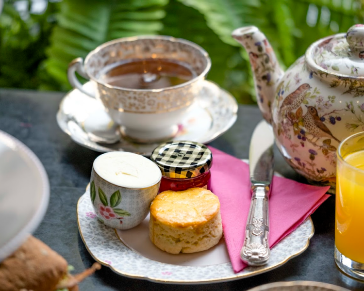bottomless afternoon tea at brigit's bakery in covent garden