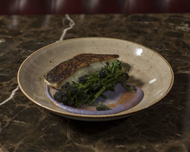 visit kensington palace in london with meal at the stablehand for two