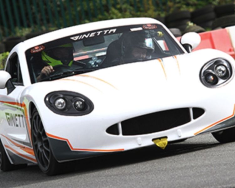 ginetta g40 gt5 race car