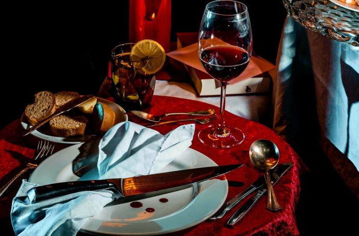 murder mystery dinner experience