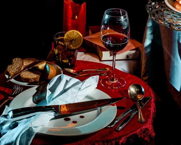 murder mystery dinner experience