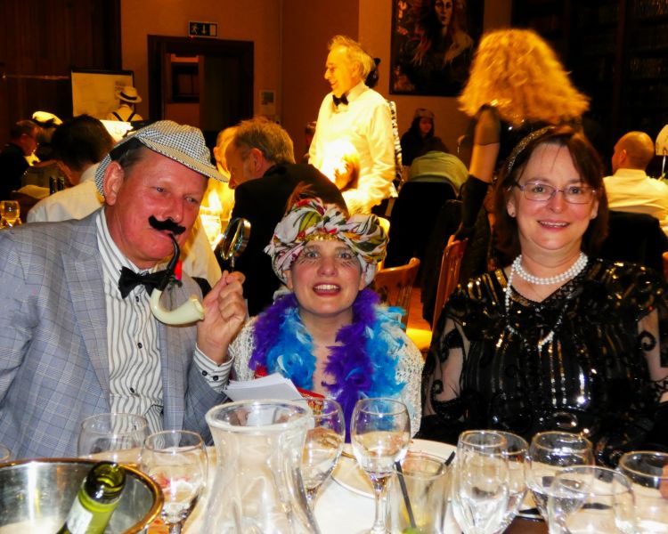 murder mystery dinner experience