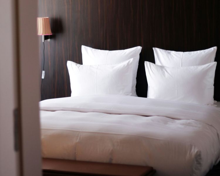 Pillow bed