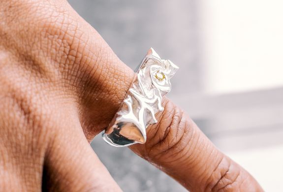 a yellow gemstone sterling silver ring made during a gemstone jewellery making workshop with stööki