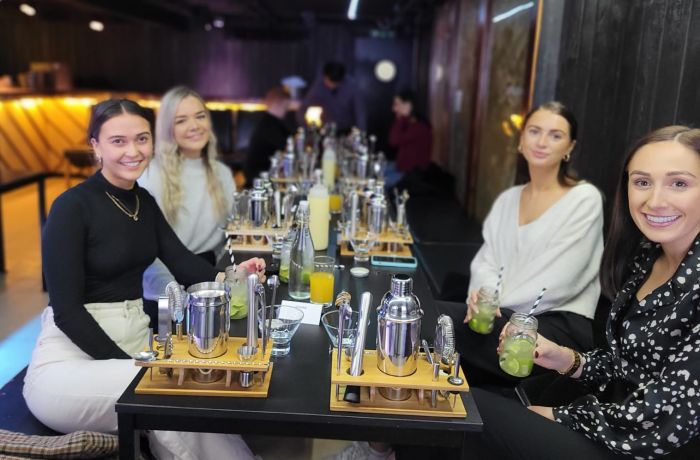 cocktail class in london