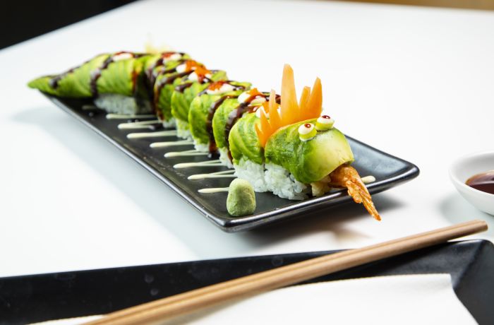 learn how to make a sushi dragon roll