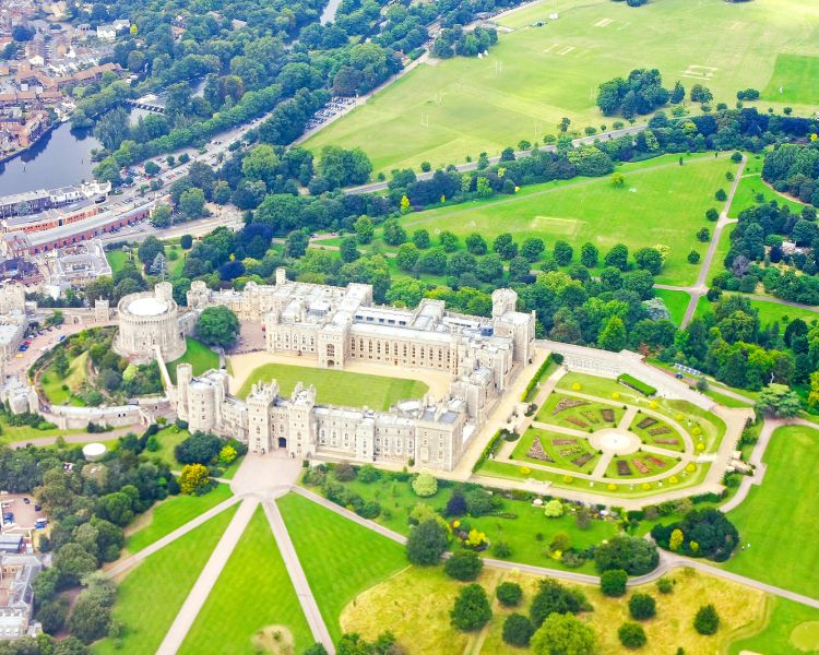 aerial view of windsor castle and gardens