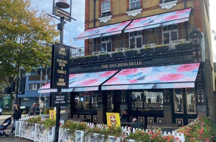 meal with drink in london pub