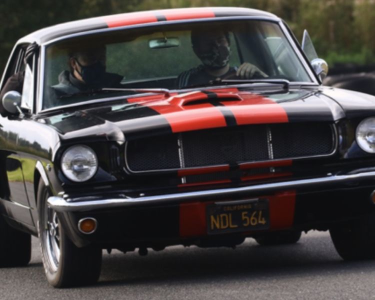 Ford Mustang 1965 V8 driving experience days