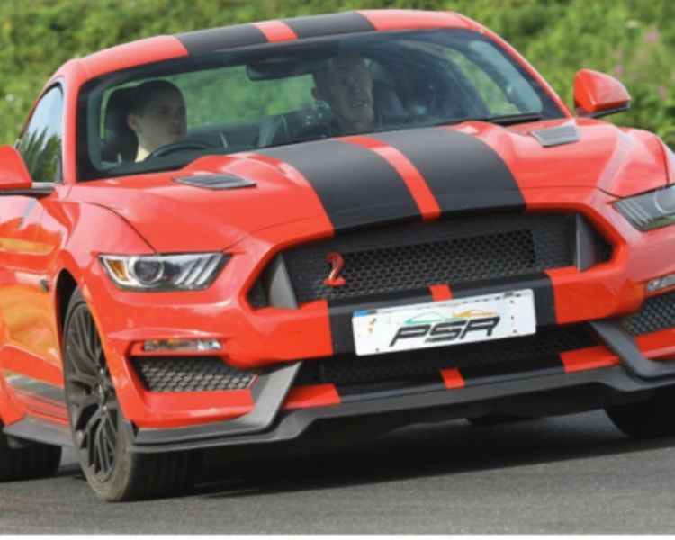 Ford Mustang GT 5.0 driving experience days