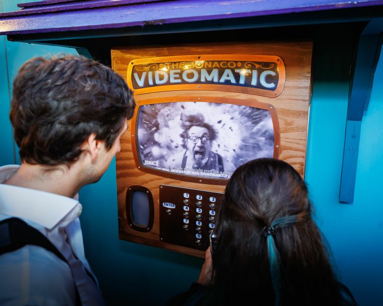 immersive "phantom peak" experience in london