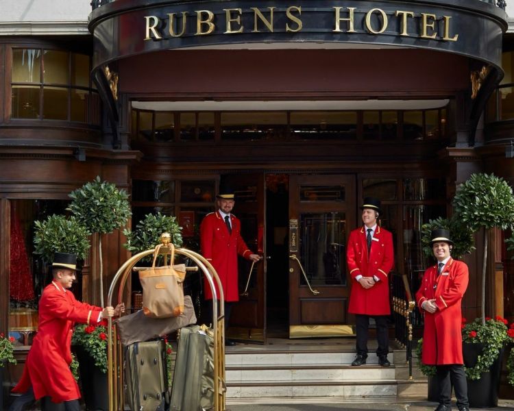 london coach tour with the rubens afternoon tea