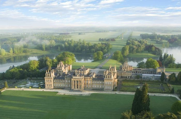 blenheim palace visit and cotswold sightseeing coach tour