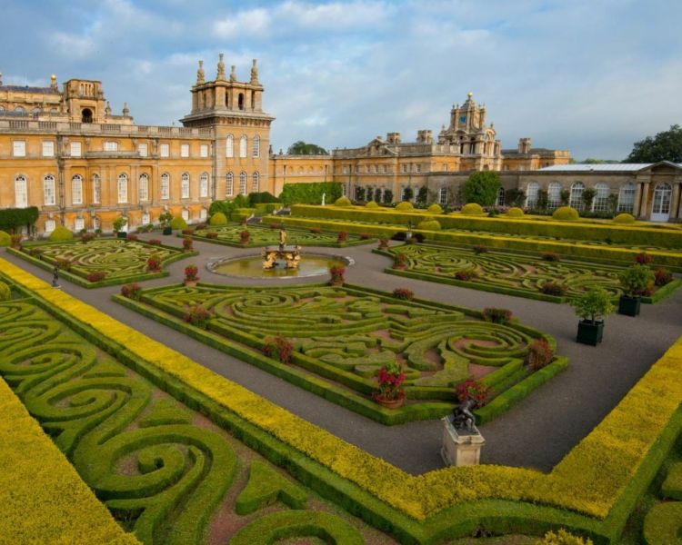 blenheim palace visit and cotswold sightseeing coach tour