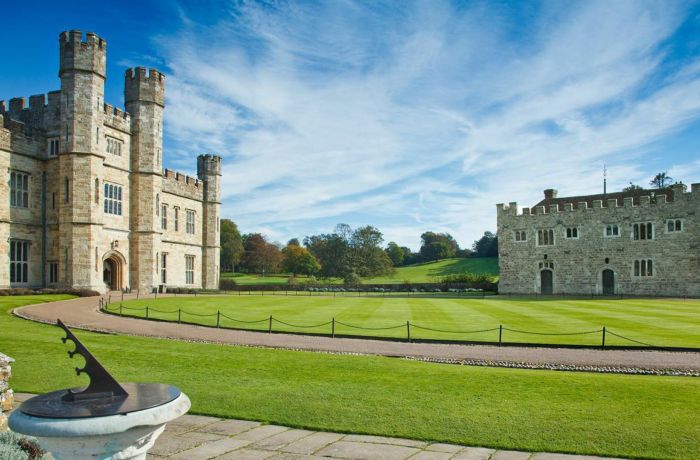leeds castle, canterbury cathedral and dover visit by coach