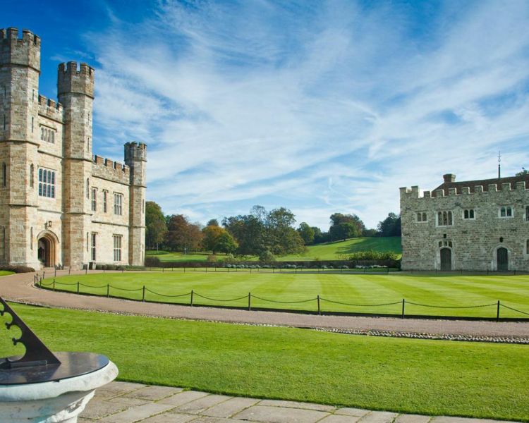 leeds castle, canterbury cathedral and dover visit by coach