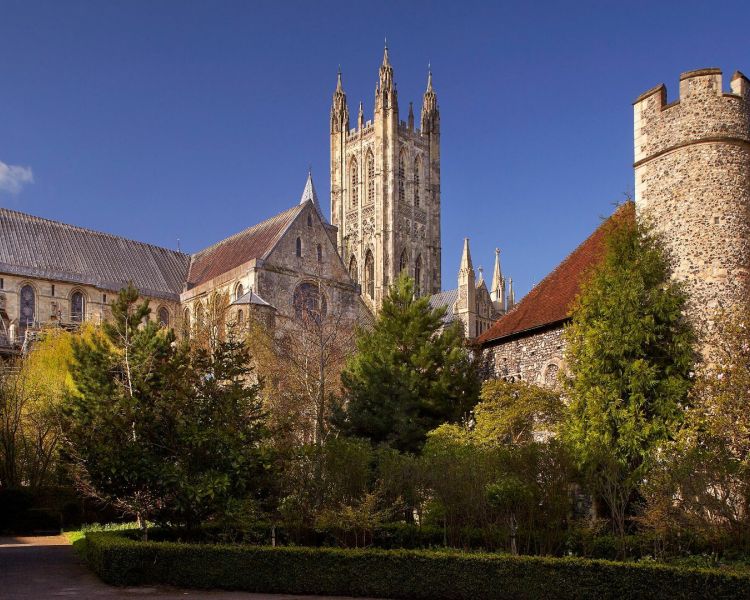 leeds castle, canterbury cathedral and dover visit by coach