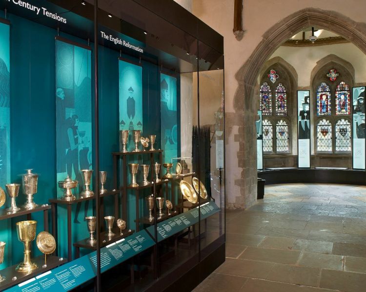 leeds castle, canterbury cathedral and dover visit by coach