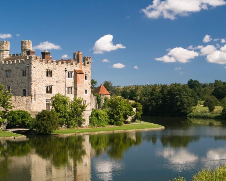 leeds castle, canterbury cathedral and dover visit by coach