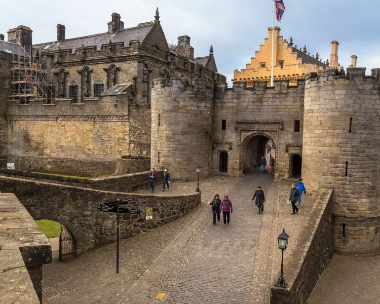 stirling castle, the kelpies and loch lomond day tour from edinburgh