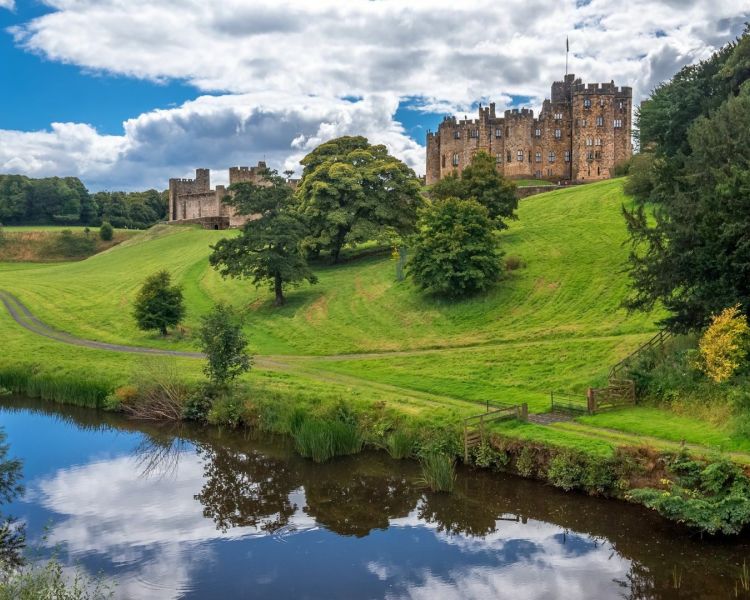 alnwick castle day tour from edinburgh