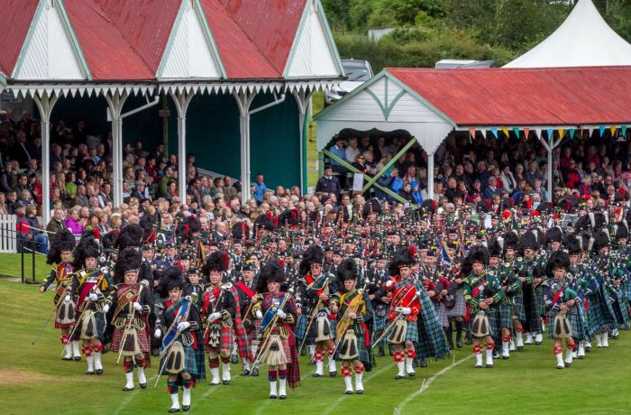 highland games day tour from edinburgh coach tour