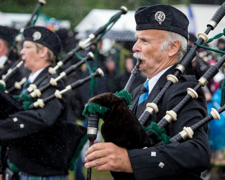 highland games day tour from edinburgh coach tour