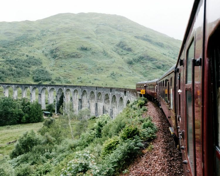 jacobite steam train in the Highlands