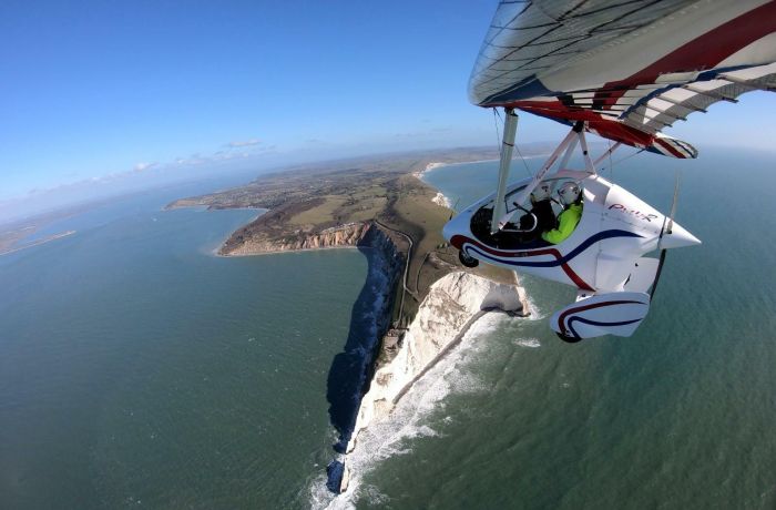 learn how to fly a microlight