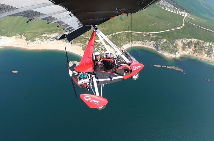 learn how to fly a microlight