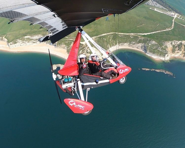 learn how to fly a microlight