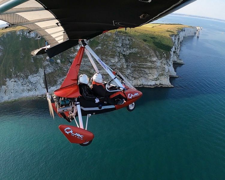 learn how to fly a microlight
